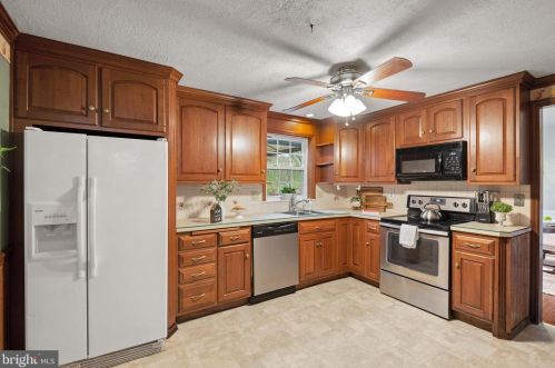 116 Tracy Berg Rd, Lancaster PA  17603-9417 exterior