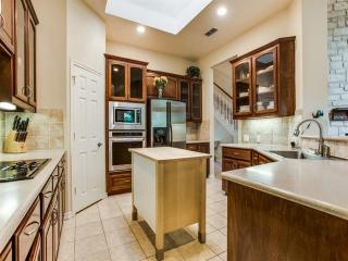 3232 Prestonwood Dr, Plano TX  75093-8857 exterior