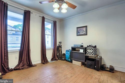 130 B St, Carlisle PA 17013-1907 exterior