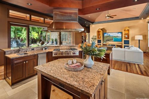 4451 Kolohala St, Honolulu HI  96816-4939 exterior