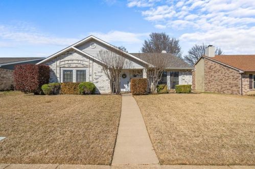 2820 Carnaby Ln, Lewisville, TX 75028-1520