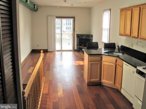 745 20th St, Philadelphia, PA 19130-2003