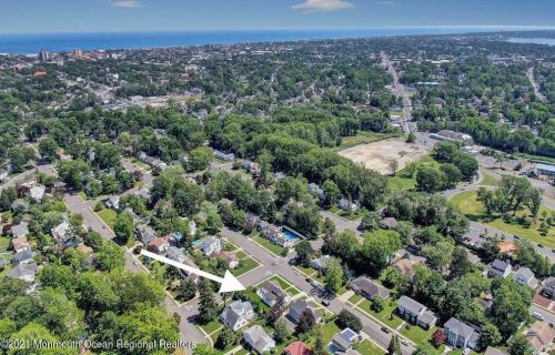 400 Parkview Ave, Tinton Falls NJ 07712-4732 exterior