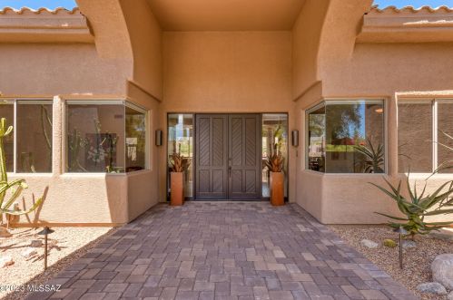 6185 Avenida De Chaparron, Tucson AZ  85750-1244 exterior