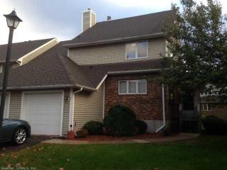 61 Steeplechase Dr, Hartford, CT 06111-5703