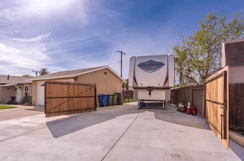 4050 Helene St, Simi Valley CA 93063-2929 exterior