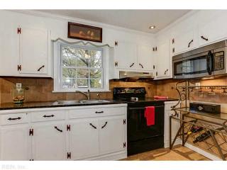 4002 Fir St, Portsmouth, VA 23703-2607