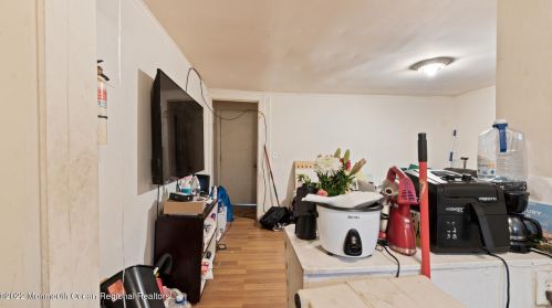 1512 Summerfield Ave, Tinton Falls NJ 07712-6918 exterior