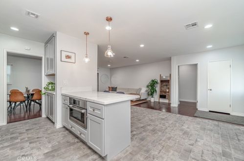 10231 Eglise Ave, Downey CA  90241-2920 exterior