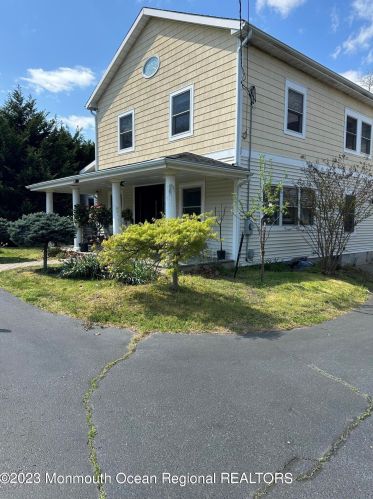 429 Wall St, Tinton Falls NJ  07724-2421 exterior