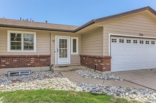 2566 Quintero Way, Aurora CO  80013-1558 exterior