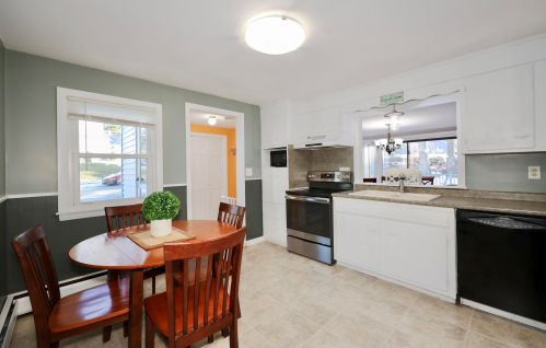 23 Timberline Dr, Nashua, NH 03062-2589