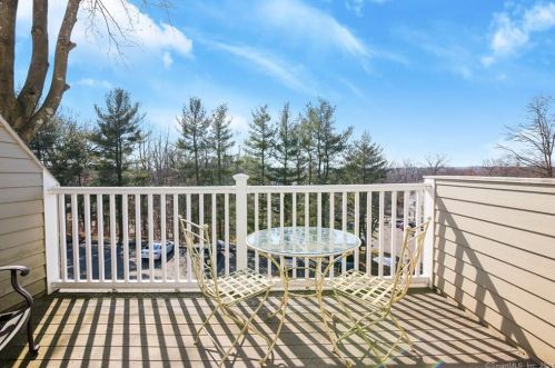 71 Aiken St, Norwalk CT  06851-2116 exterior