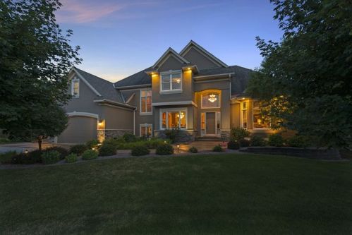 10869 Bentwater Ln, Saint Paul, MN 55129-5235
