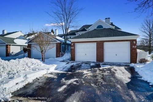 30 Mc Kinley Dr, Tinton Falls, NJ 07712-2849