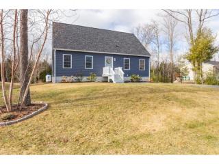 17 Collins Cir, Rochester, NH 03867-2468