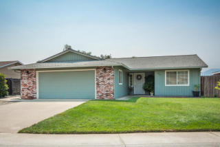 3041 Seminole Dr, Redding, CA 96001-3498