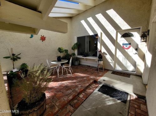 2419 Sweetwood St, Simi Valley, CA 93063-2504
