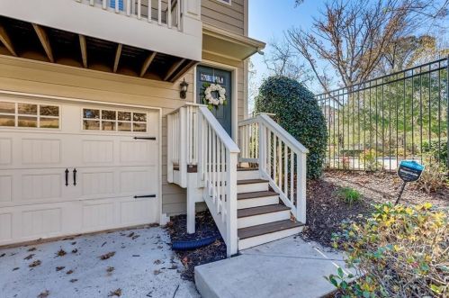 2059 Liberty Ct, Atlanta GA  30318-9379 exterior