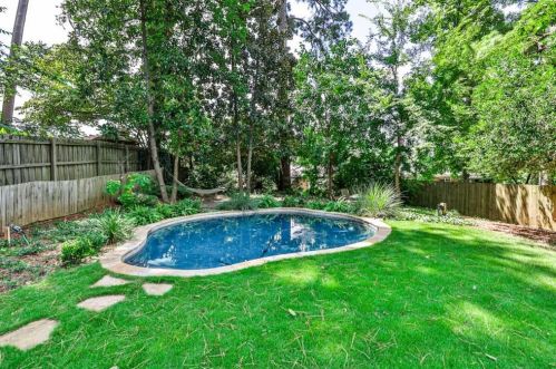 627 Hillpine Dr, Atlanta GA  30306-3222 exterior