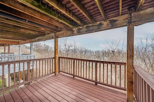 231 Hastings St, Cincinnati OH 45219-1420 exterior