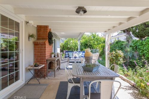 5042 Doanoke Ave, Irvine CA  92604-2407 exterior