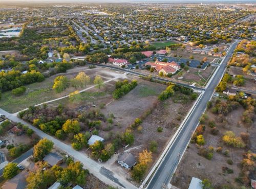 601 Burleson St, Uhland TX 78640-5323 exterior