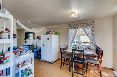 81 Oaklawn Ave, Chula Vista CA  91910-1330 exterior