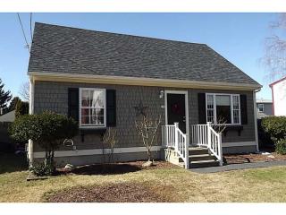 40 Washington Ave, East Providence, RI 02915-5352