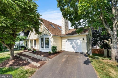 1303 Boulder Crest Ct, Herndon, VA 20170-5705