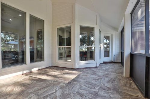 638 Wagon Wheel Trl, Angleton TX 77515-2733 exterior