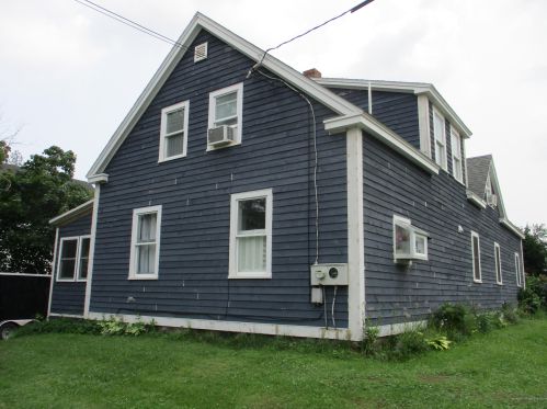 74 Pleasant St, Rockland, ME 04841-2747