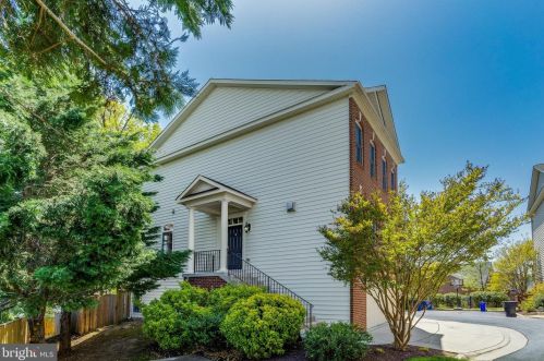 3447 25th Ct, Arlington, VA 22206-2466