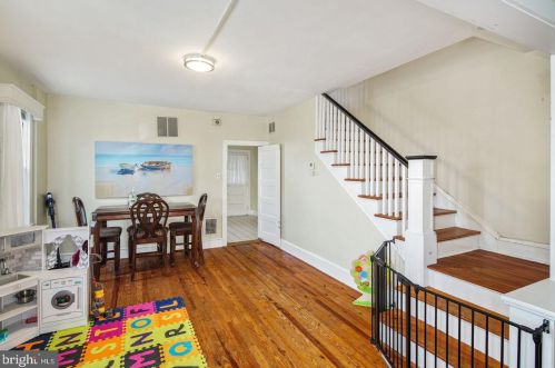 131 Colonial Ave, Haddonfield NJ 08033-1503 exterior