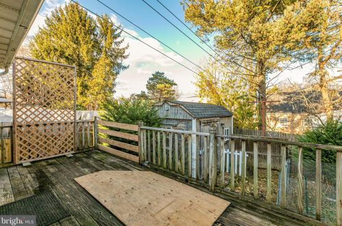 208 Pkwy Ave, Trenton NJ 08618-2749 exterior