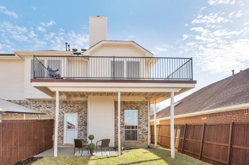 4217 Wild Cherry Dr, Carrollton TX 75010-1081 exterior