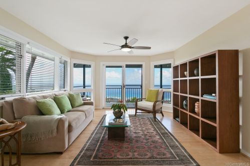 825 Puuikena Dr, Honolulu HI  96821-2564 exterior