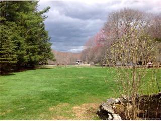 240 Maupas Rd, Guilford, CT 06437-5038