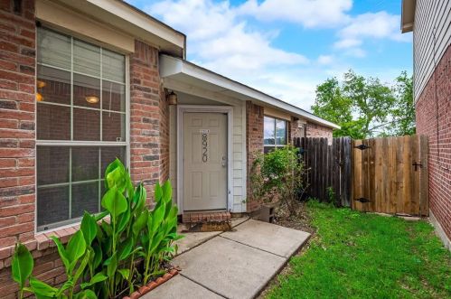 8920 Sunny Hollow Dr, Fort Worth, TX 76179-8120