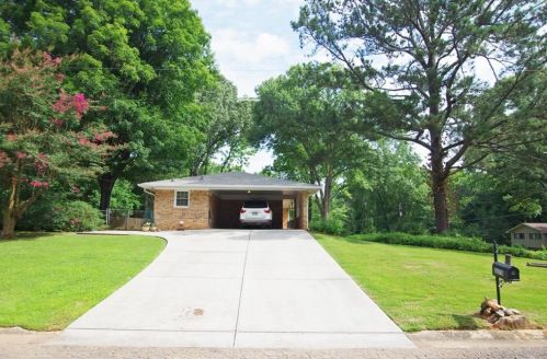 2670 Sterling Acres Dr, Tucker, GA 30084-2958