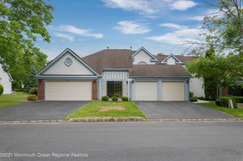 182 Old Orchard Ln, Tinton Falls, NJ 07712-2578