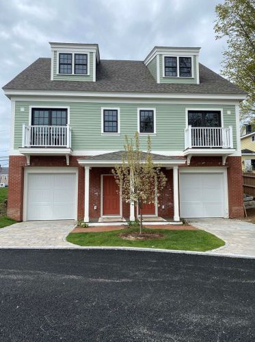416 Islington St, Portsmouth, NH 03801-4208