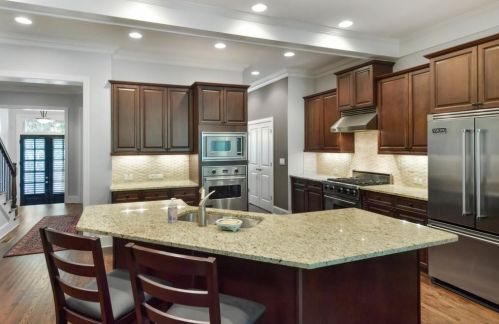 651 Lockton Pl, Atlanta GA  30342-5044 exterior