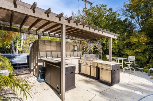 740 West St, Anaheim CA  92801-4708 exterior