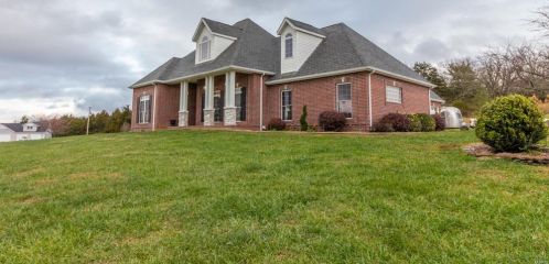 22700 Gravel Rd, Lebanon, MO 65536-5188