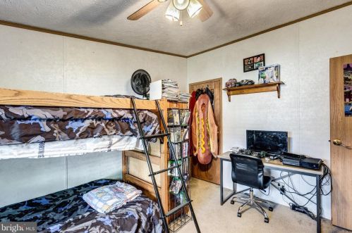 24 Raptor Dr, Hanover PA 17331-8159 exterior