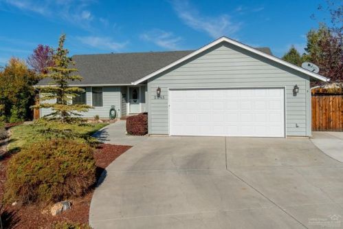 2245 Nickernut Ct, Eagle Crest, OR 97756-7696