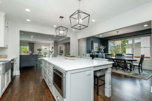 231 Douglas Ave, Naperville IL  60540-4409 exterior