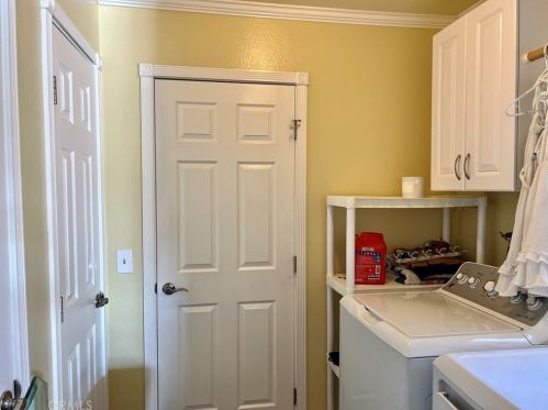 5670 Falling Leaf Ln, Riverside CA  92509-7310 exterior