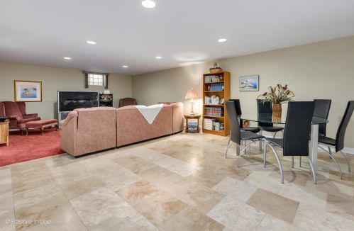 8170 Davis St, Niles IL 60714-1506 exterior